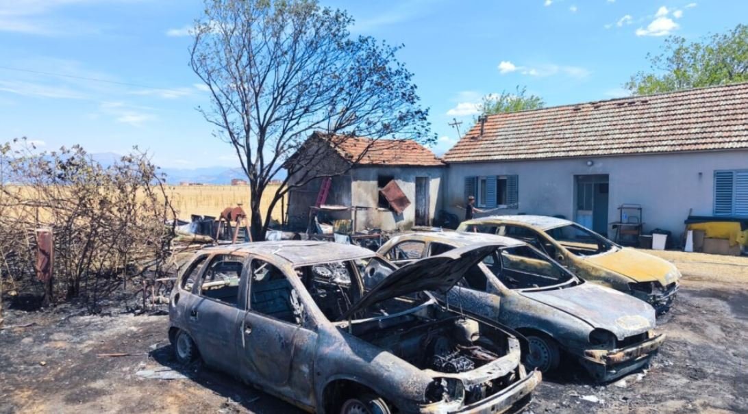 Kuće Rakića: U požaru oštećeno šest vozila
