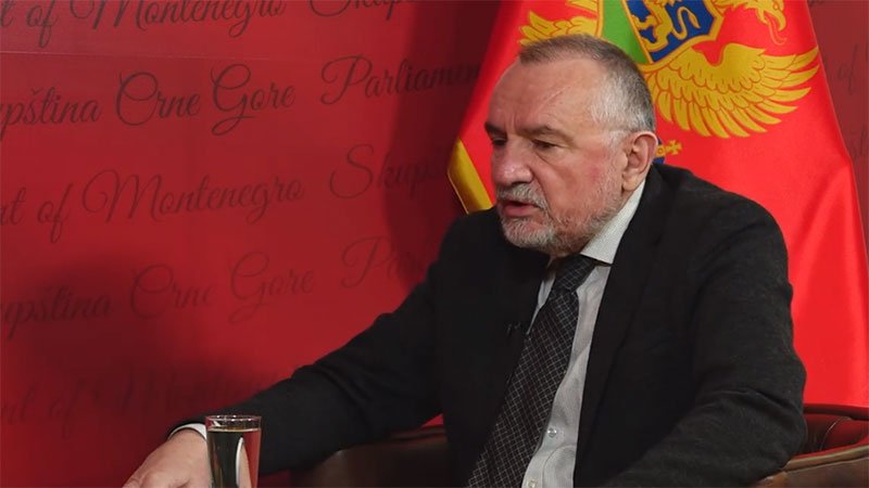 Radulović: Spajićevim putevima u ambis