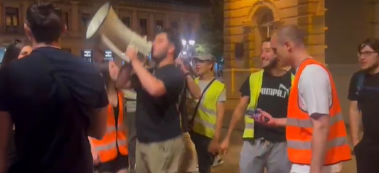 Opozicija u Kosjeriću i Zaječaru proglasila pobjedu: Studenti idu ka Predsjedništvu, slavlje na ulicama Beograda