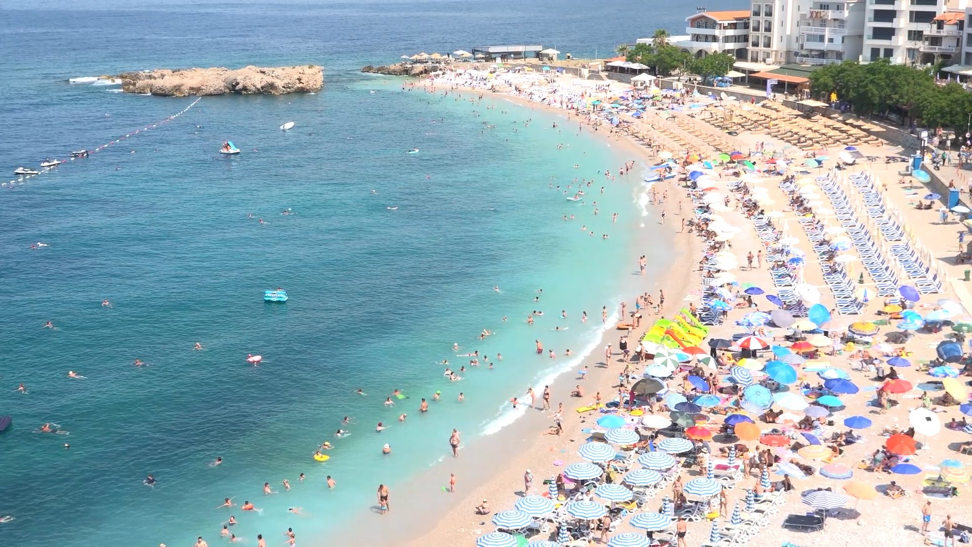 Rast broja turista i optimizam u Baru pred špic sezone