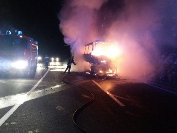 Izgorio autobus na putu Cetinje-Podgorica