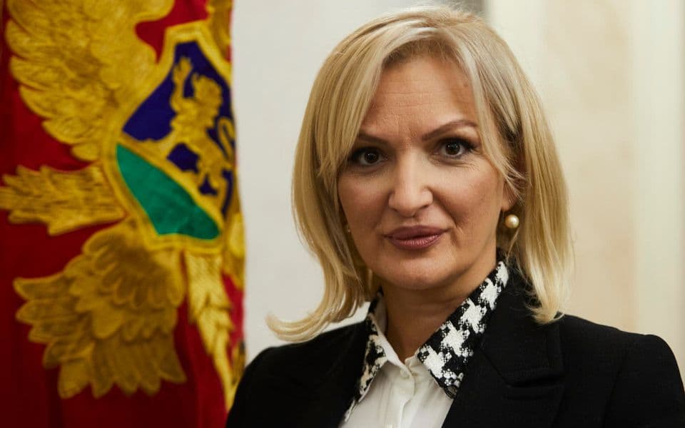 Ministarstvo zdravlja donijelo nove mjere: Zabrana kretanja od 22h, trgovine rade do 20h