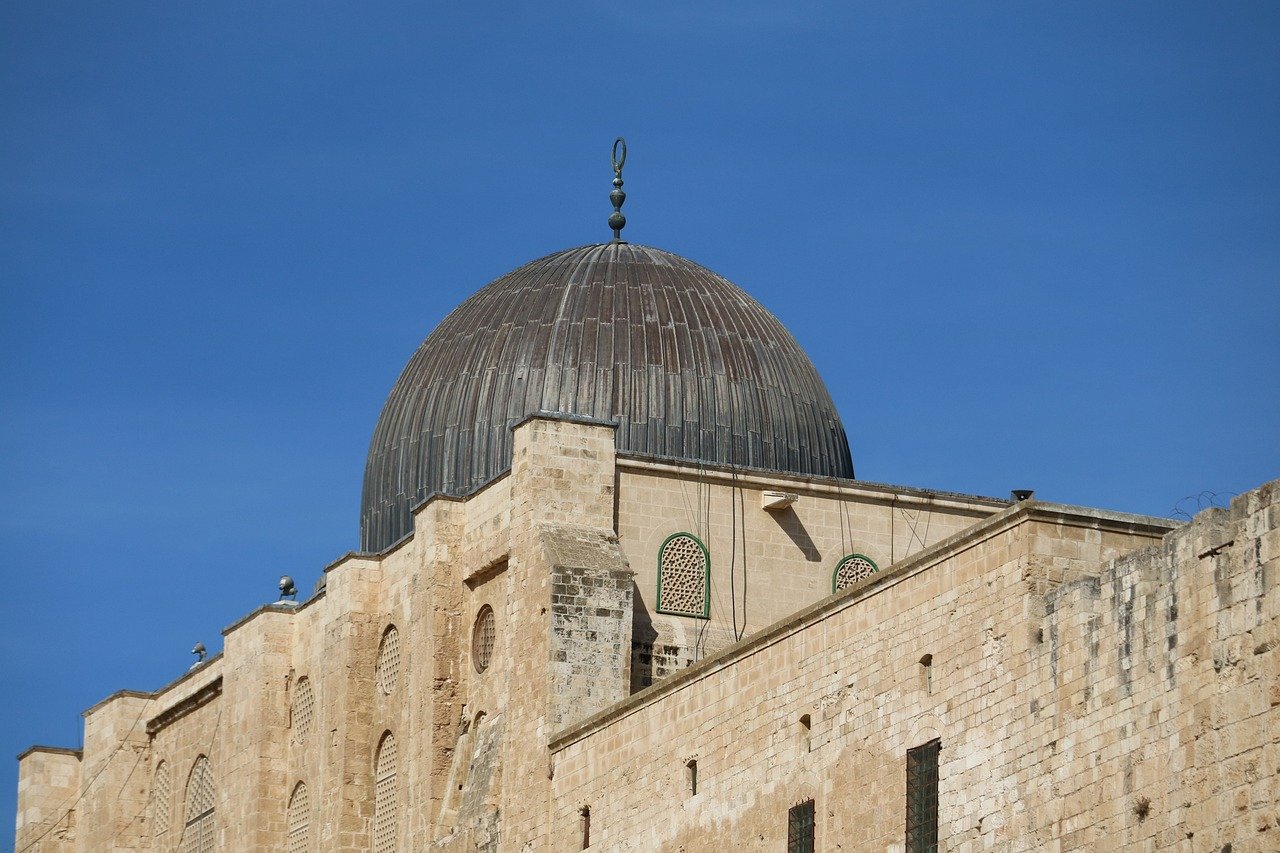 Hiljade Izraelaca upale u džamiju Al Aksa na Dan Jerusalima, nosili zastave i izvodili talmudske rituale