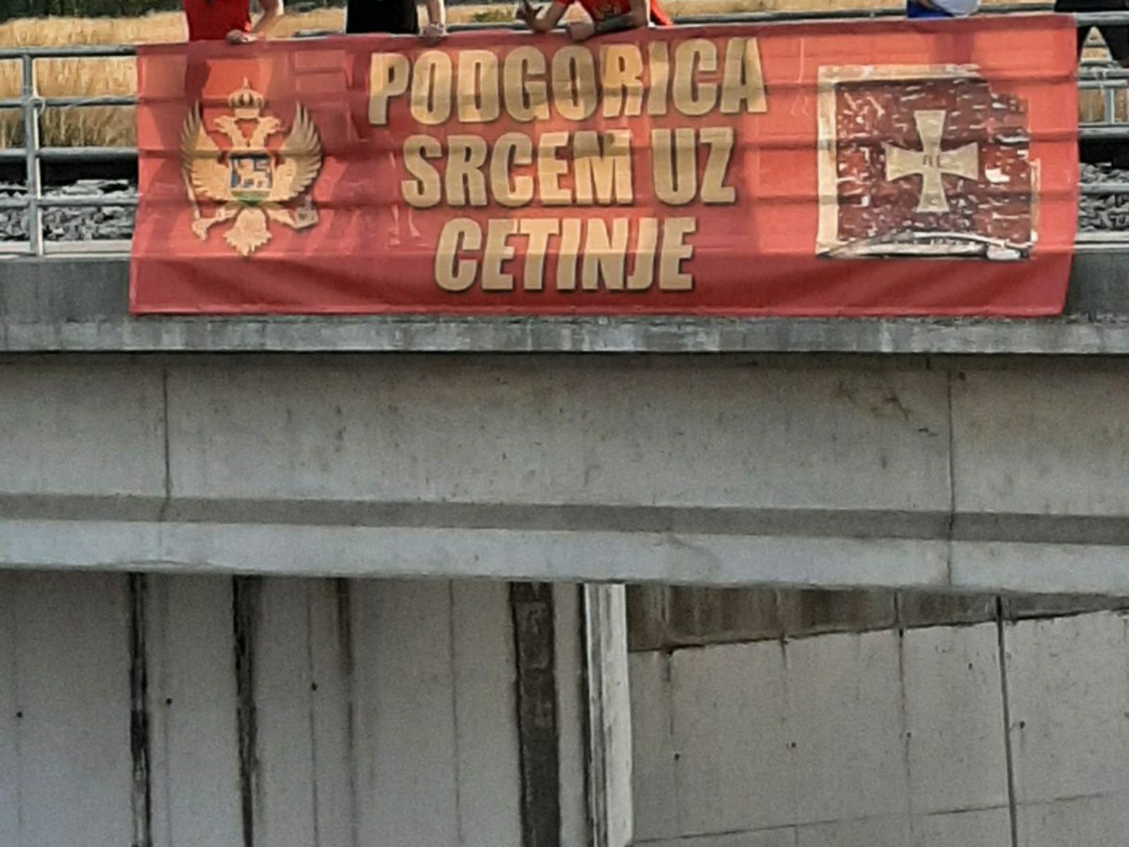 Podgoričani uporni: Opet vidljive poruke podrške Cetinju