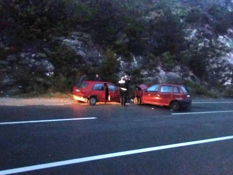 U mjestu Kruševo Ždrijelo: Pet osoba povrijeđeno u udesu na putu Podgorica – Cetinje