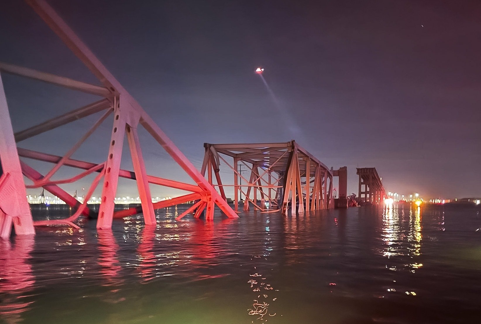 Bajden o mostu u Baltimoru: Nećemo čekati vlasnika broda, vlada će platiti obnovu
