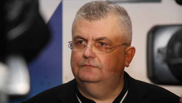 Čanak: Oštar zaokret prema teokratskoj državi gura Crnu Goru u srpski svet