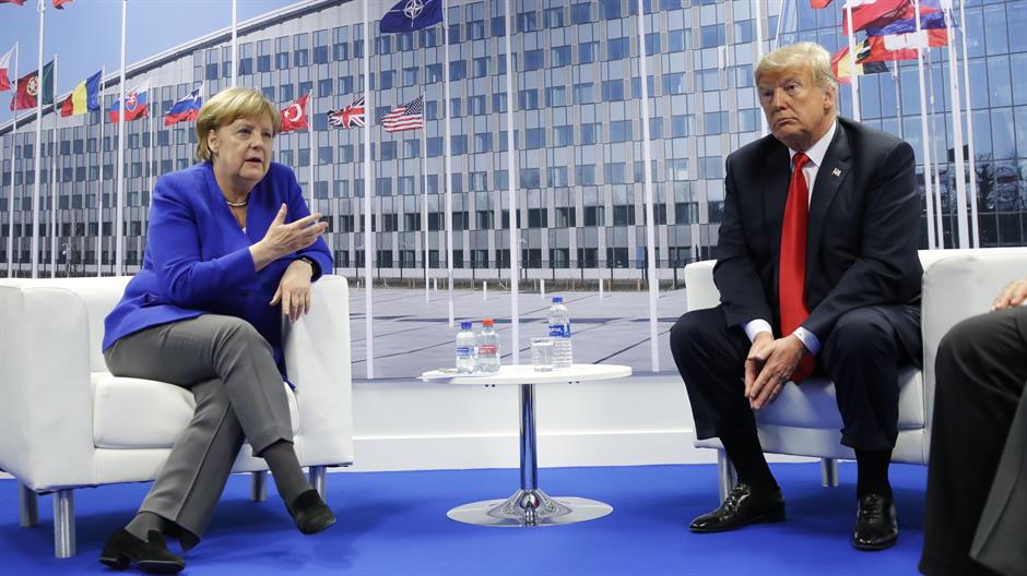 Merkel: NATO štiti i Crnu Goru