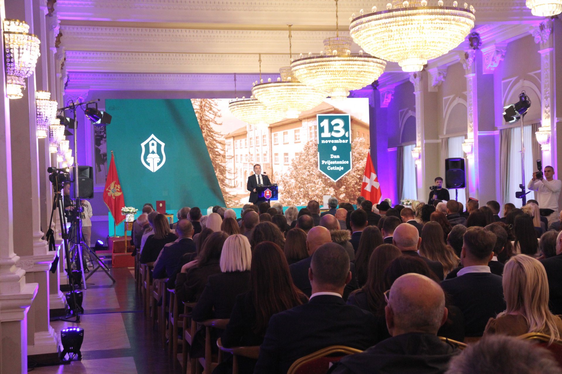 FOTO: Svečano obilježen 13. novembar – Dan Prijestonice i Dan oslobođenja Cetinja