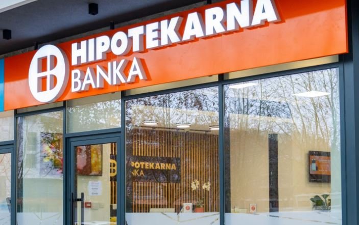 Hipotekarna banka: Klijenti da dostave novu ličnu ili važeći pasoš najkasnije do 30. septembra