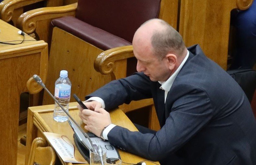 Knežević: Ako izgradnja kolektora krene do 14. decembra, staćemo ispred mašina, pa neka nas sve pohapse