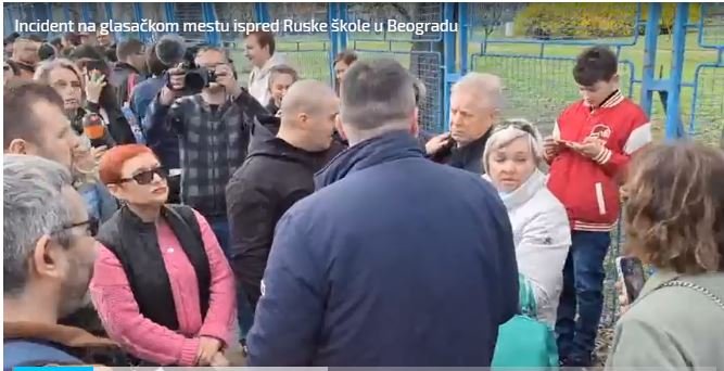 Manji incident tokom protesta „Podne protiv Putina“ na glasačkom mjestu u Beogradu, reagovala policija