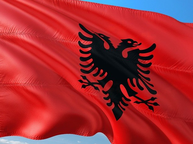 Hiljade ljudi protestovale u Tirani protiv Otvorenog Balkana i korupcije