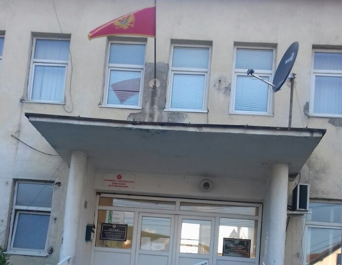 Zastava istaknuta kako dolikuje: Opomena urodila plodom