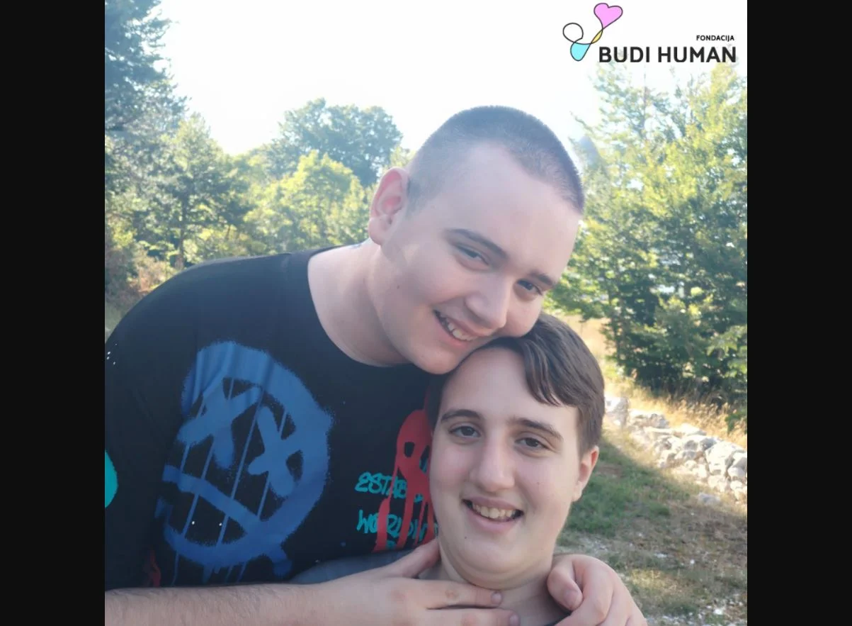 Fondacija „Budi human“: Pošalji 86 na 14543 i pomozi da Vanja i Minja odu na liječenje