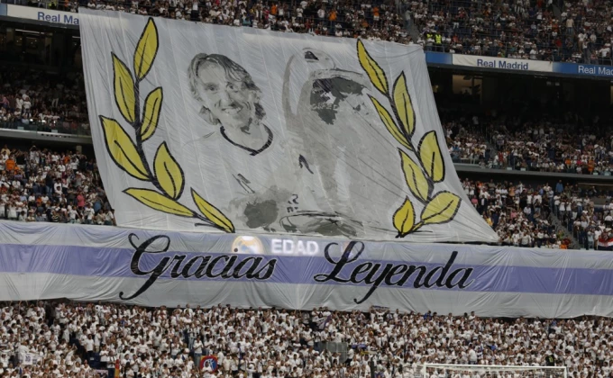 "Bernabeu" se poklonio Modriću i Anćelotiju