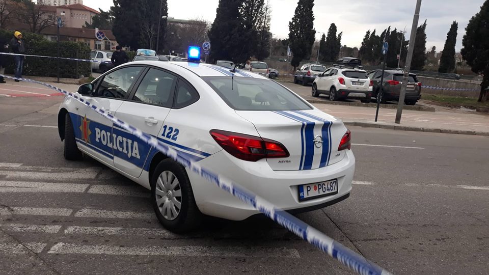 Pucnjava kod Ekonomske škole u Podgorici, povrijeđena braća