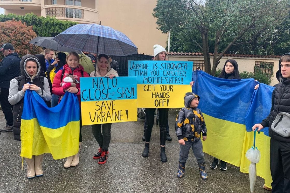 Marš podrške Ukrajini uprkos pljusku u Podgorici: Vlada CG hitno da uvede sankcije