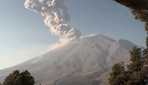 Erupcija vulkana u Meksiku: Ugroženo 20 naselja