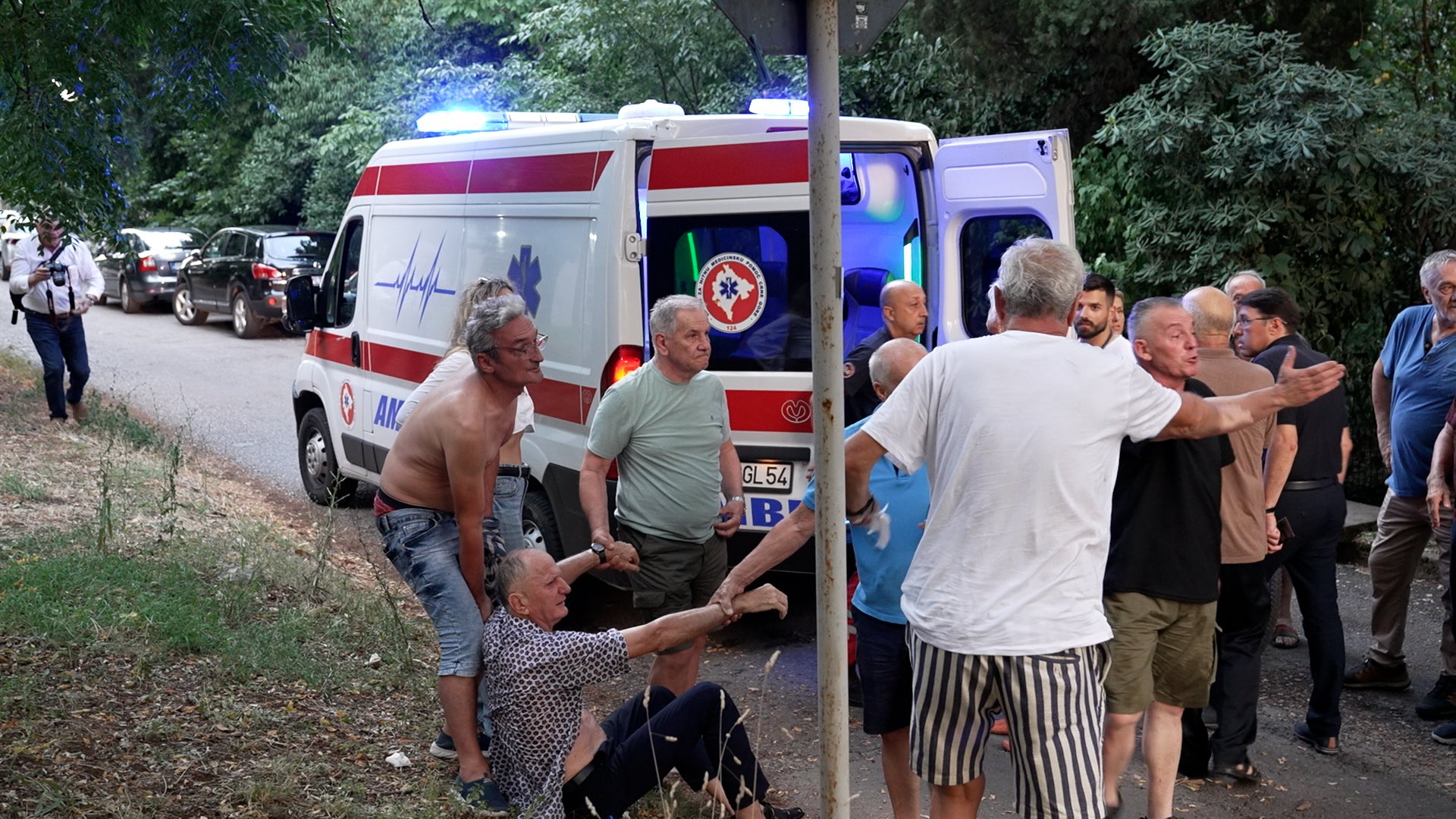 SEP: Trinaestojulska nagrada pod nasiljem i suzavcem