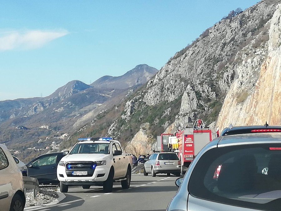 Lazarević i Bobičić poginuli u nesreći na Brajićima, tri mladića teško povrijeđena