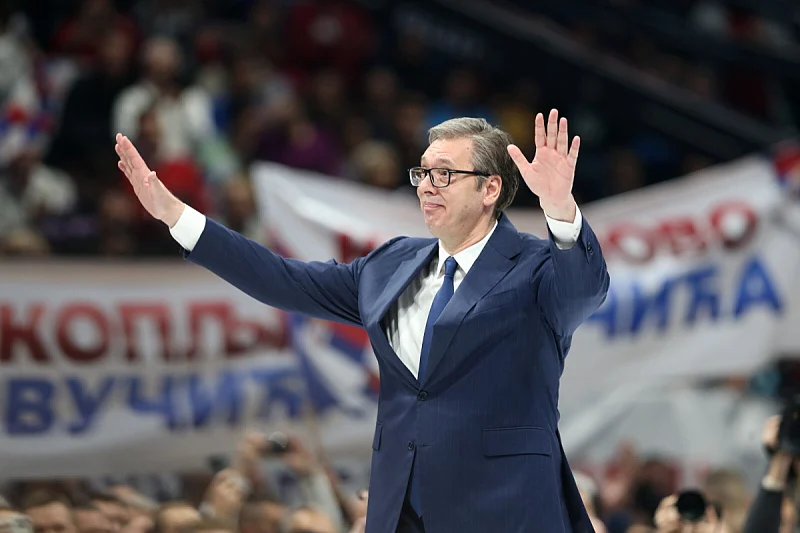 Vučić nema dovoljno ljudi za sjutrašnji miting: Dnevnice porasle na 85 eura, iz RS-a ide 200 autobusa